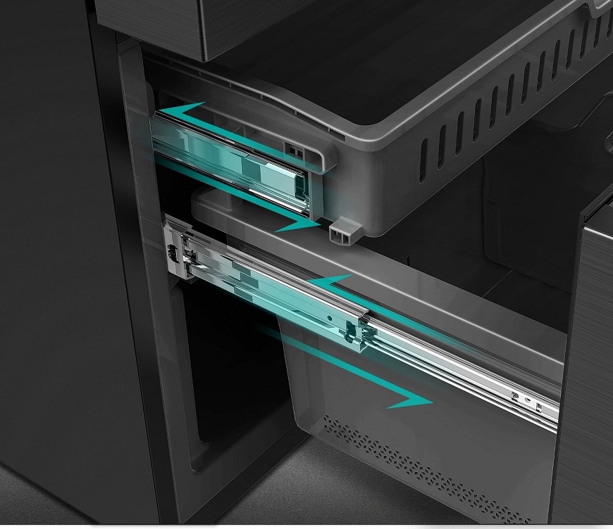 Americká chladnička Hisense RF728N4SBFE, černá, kovové pojezdy