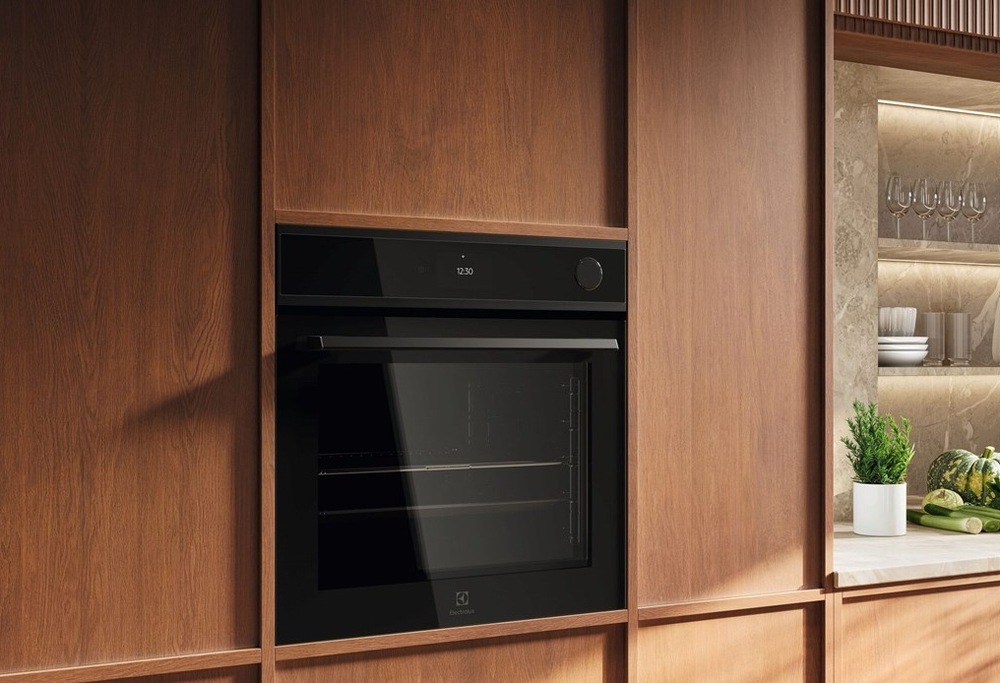 Trouba Electrolux EOC9P3XH