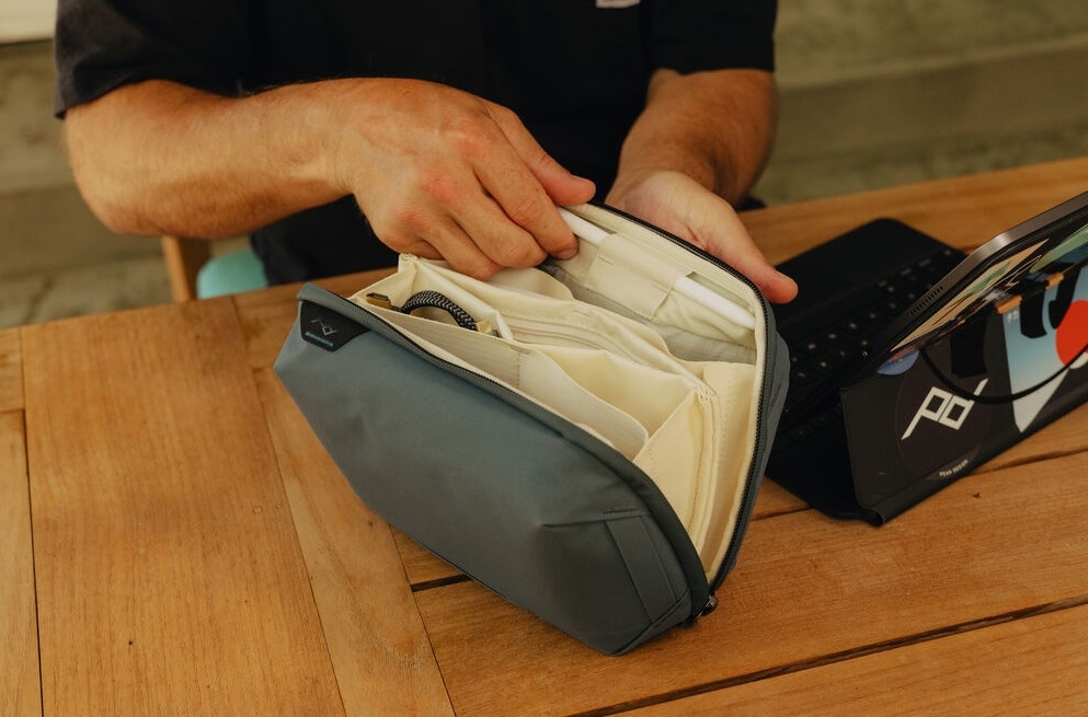 Pouzdro Peak Design Tech Pouch 2L modré