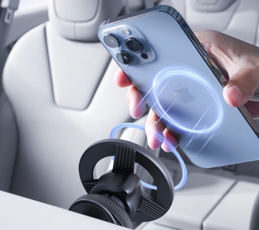 Držák na mobil WG 44 magnetický černý Magnetický držák na mobil WG 44 do mřížky ventilace instalovaný v interiéru automobilu