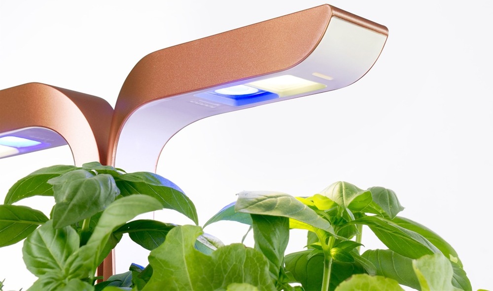 Chytrý květináč Véritable SMART s ukázkou LED osvětlení