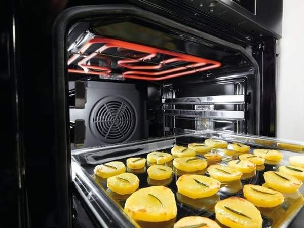 Indukční sporák Gorenje EIT5355WPG MultiAir bílý