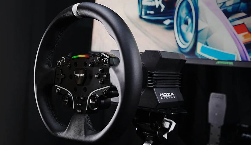Sada Moza Racing R5 + volant ES + SRP-Lite + svorky R5 (PC) černá Detailní záběr na 10 RGB LED diod sekvenčního řazení a záběr ze simulátoru závodních supersportů.