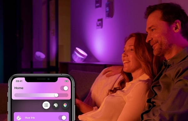 Stolní LED lampička Philips Hue Iris Bluetooth černá Philips Hue Iris Bluetooth, černá