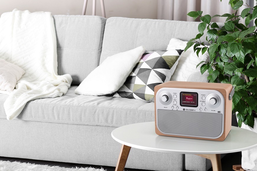Radiopřijímač s DAB+ GoGEN DAB 700 BTCS stříbrný/hnědý Radiopřijímač s DAB+ GoGEN DAB 700 BTCS stříbrný/hnědý