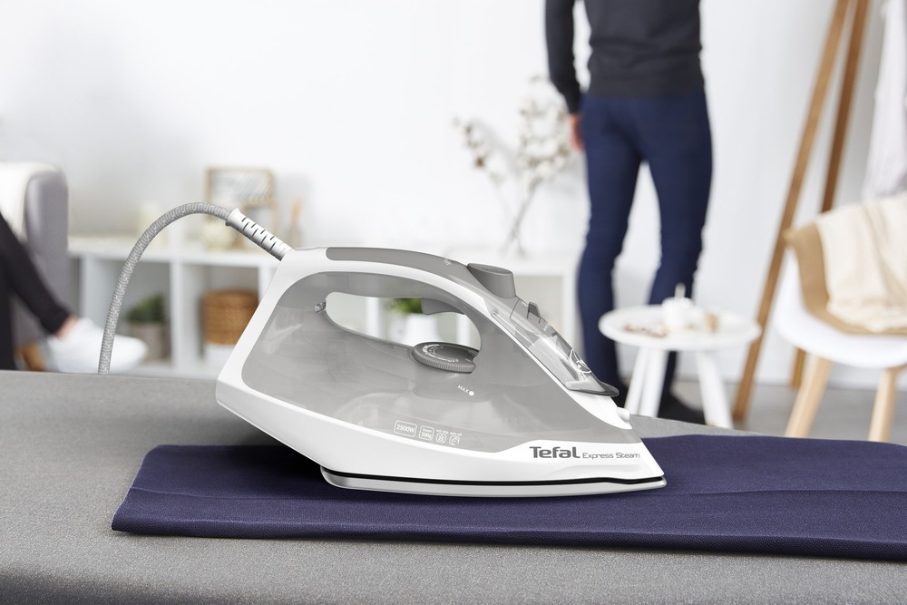 Žehlička Tefal Express Steam FV2863E1