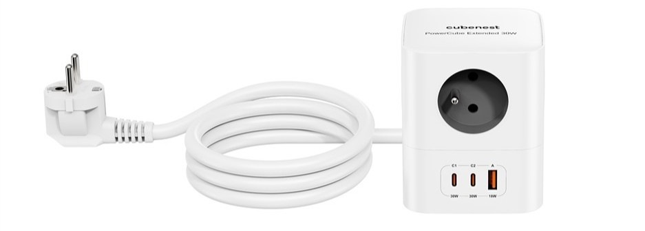 Rozbočovací zásuvka Cubenest poskytuje 2 USB-C a 1 USB-A 