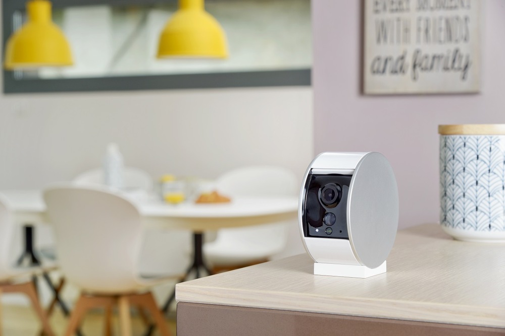 Zabezpečovací kamera Somfy interiérová bílá Zabezpečovací kamera Somfy interiérová bílá