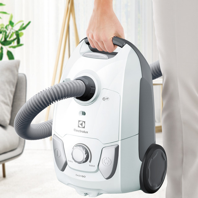 Podlahový vysavač Electrolux Easy Go EEG41IW bílý