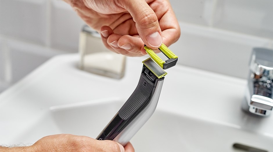 Zastřihovač vousů Philips OneBlade Pro QP6620/20 Face + Body černý Zastřihovač vousů Philips OneBlade Pro QP6620/20 Face + Body černý