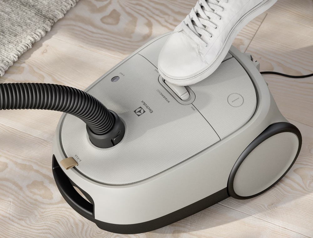 Podlahový vysavač Electrolux 600 EB61H6SW