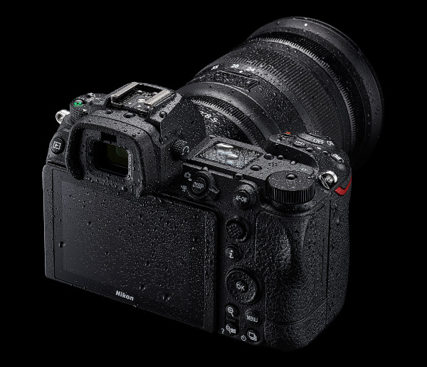 Digitální fotoaparát Nikon Z 6II + 24-200MM KIT černý Nikon Z 6II tělo, černá