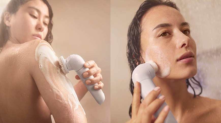 Koláž použití epilátoru Philips BRE750/00 s exfoliačním kartáčem, vlevo čištění pokožky na rameni s pěnou a vpravo jemné čištění obličeje.
