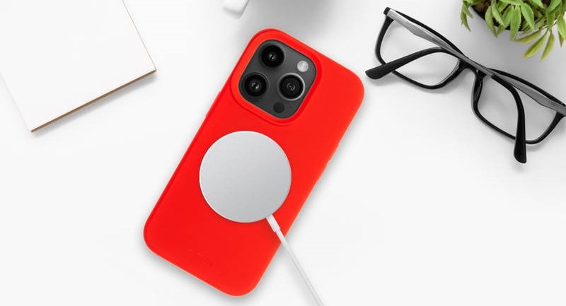 Kryt na mobil FIXED MagFlow s podporou MagSafe na Apple iPhone 14 Plus červený Kryt na mobil FIXED MagFlow s podporou MagSafe na Apple iPhone 14 Plus červený