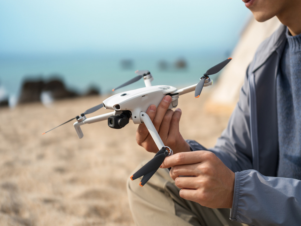 Dron DJI Lito 1 (DJI RC-N3) šedý DJI Lito 1 na nabití zvládne létat až 36 minut