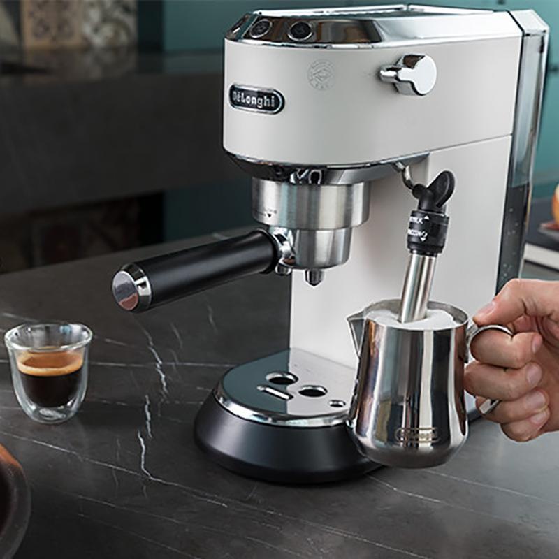 Espresso De'Longhi EEspresso De'Longhi DEDICA EC 685.W bíléC 685.M DEDICA