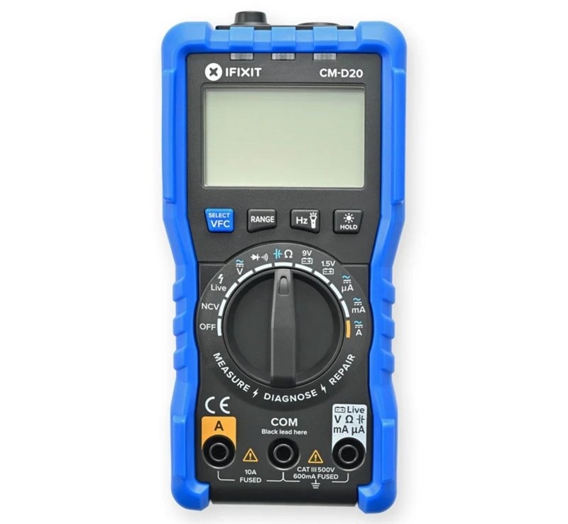 Multimetr iFixit IF0101 obsahuje přehledný čtyřmístný LCD displej s podsvícením