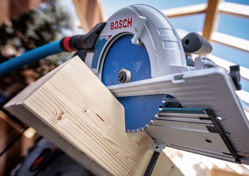 Kotouč pilový Bosch PRO 2.608.644.020 řeže do dřeva.