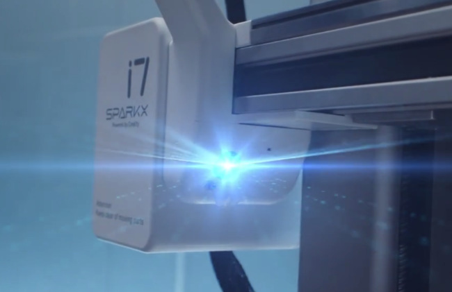 3D tiskárna Creality SparkX i7 Color Combo bílá Creality SparkX i7 Color Combo zaujme i detekcí chyb pomocí AI