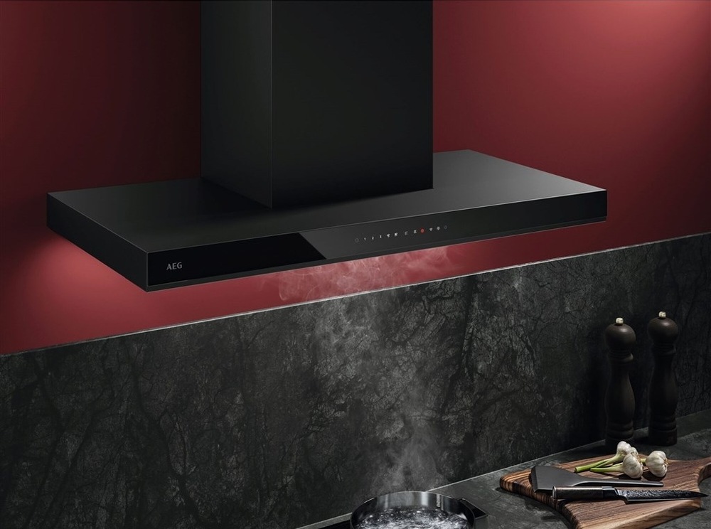 Odsavač par AEG série 8000 GB87D91CB černý Komínový odsavač par AEG GB87D91CB Hob2Hood