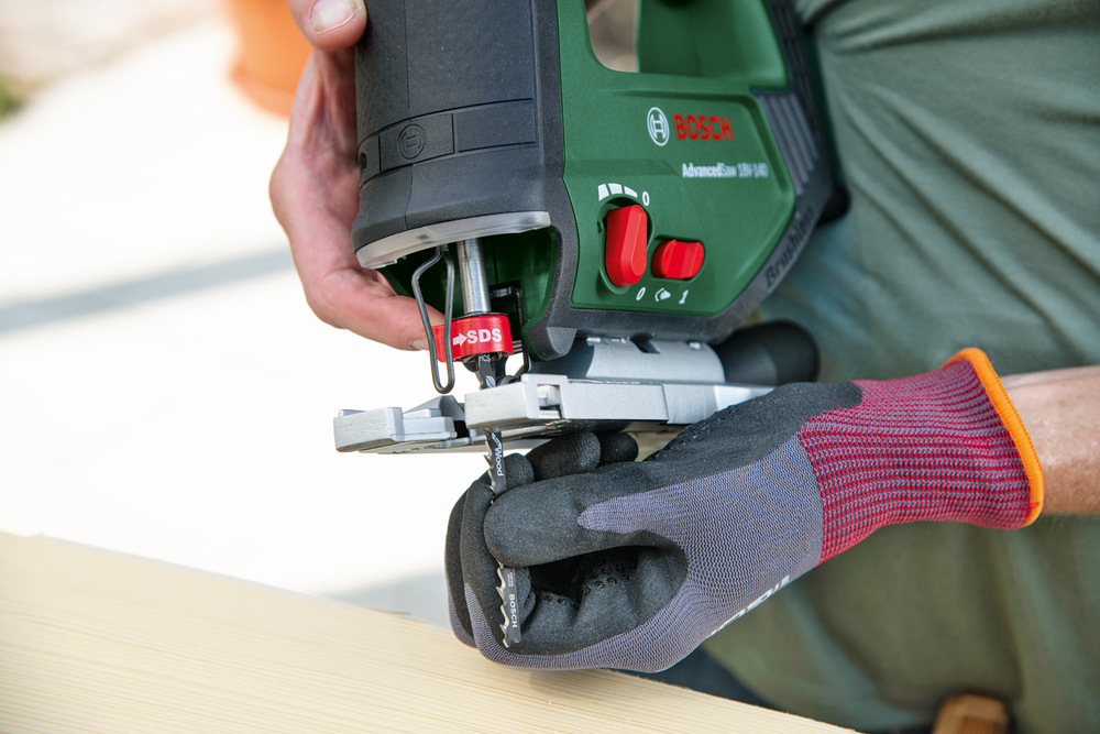 Přímočará pila Bosch AdvancedSaw 18V-140 (bez baterie) Přímočará pila Bosch AdvancedSaw 18V-140 (bez baterie)
