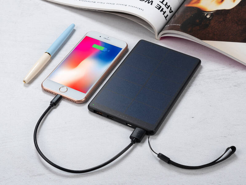 Powerbanka Sandberg Urban Solar 10 000mAh černá