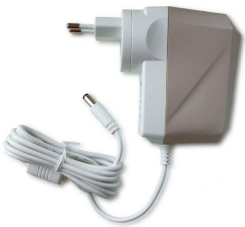 Napájecí adaptér iFi SilentPower iPower X 12V s připojovacím kabelem a DC konektorem