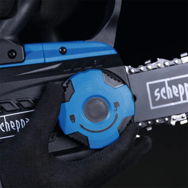 Řetězová pila Scheppach C-CS254-X-SET L (s baterií) Detail bezklíčového systému upevnění lišty aku pily Scheppach.