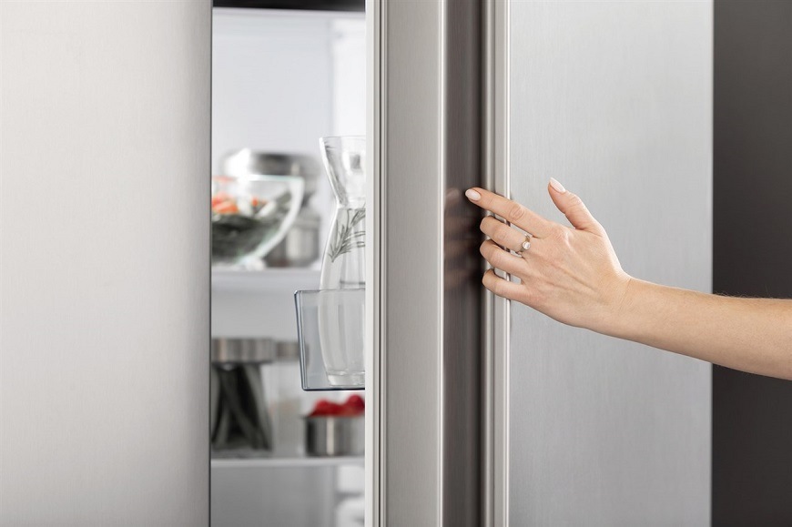 Americká lednice Hisense RS711N4WCD šedá Americká lednice Hisense RS711N4WCD, šedá, Dveřní alarm
