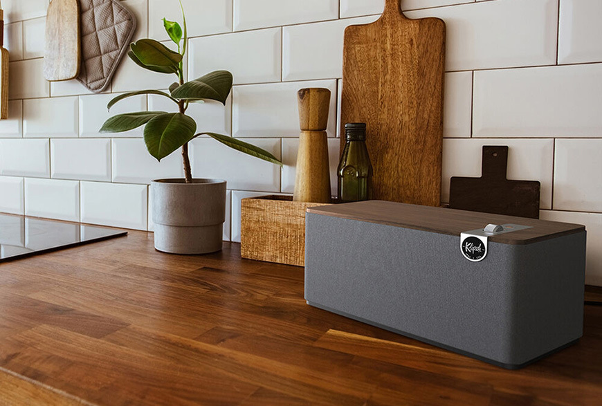 Reproduktor Klipsch The Three Plus hnědý Reproduktor Klipsch The Three Plus, hnědý