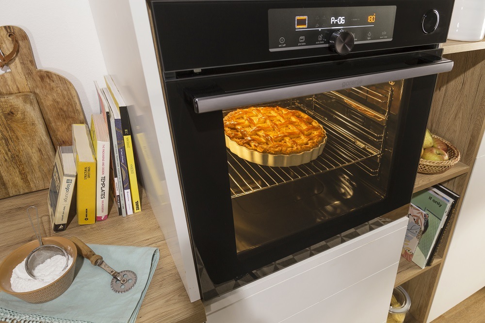 Gorenje Essential BO6735E05B HomeMade, černá