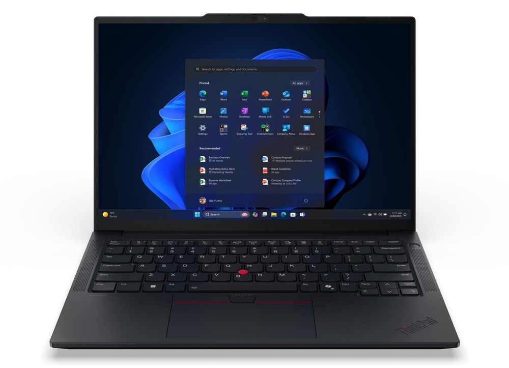 Otevřený a zapnutý notebook Lenovo ThinkPad E14 Gen 7 zepředu