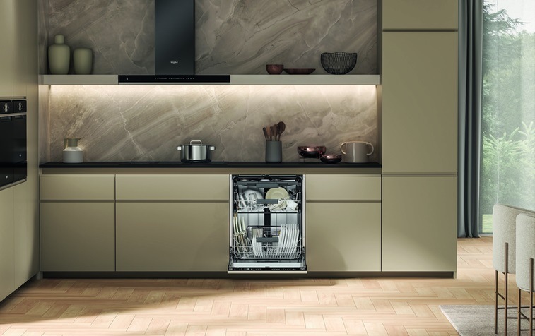 Myčka nádobí 60 Whirlpool WH7IPC15BM60, vestavná