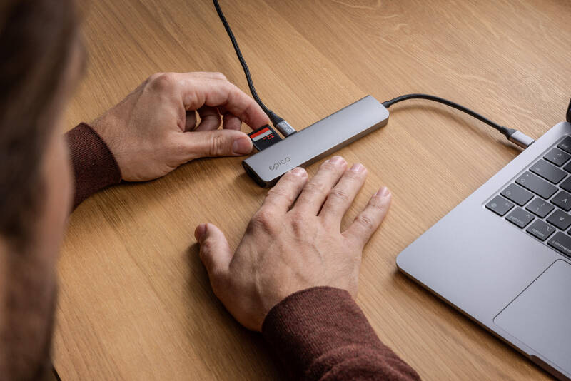 USB Hub Epico 7in1 Multimedia 8K USB-C/1× USB-C, 2× USB 2.0, HDMI, LAN, microSD, SD - šedý
