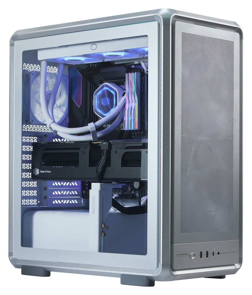Case Cooler Master MasterFrame 500 Mesh stříbrná Pohled do zaplněné počítačové skříně. Ilustruje možnosti vnitřního prostoru a vzhled fungující sestavy.