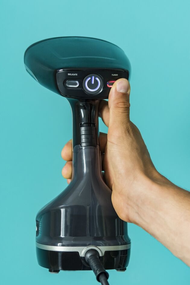 Ruční napařovač oděvů Tefal Access Steam Force DT8270E1 Ovládání ručního napařovače Tefal Access Steam Force DT8270E1