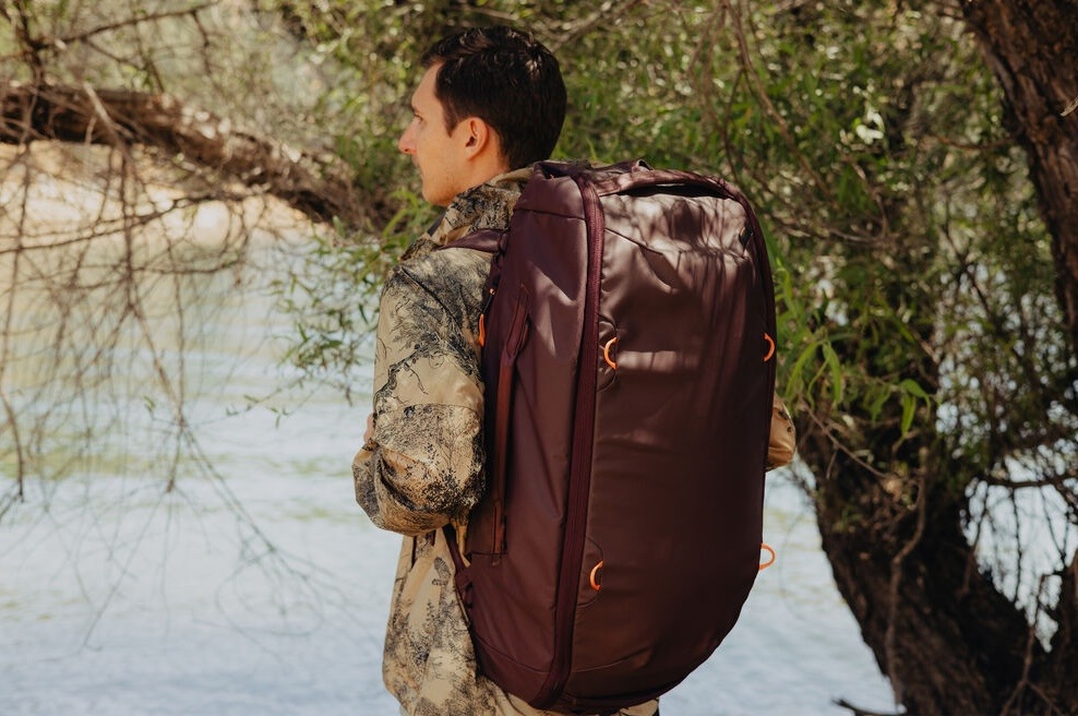Batoh Peak Design Travel Duffelpack 65L vínová Batoh Peak Design Travel Duffelpack 65L vínová