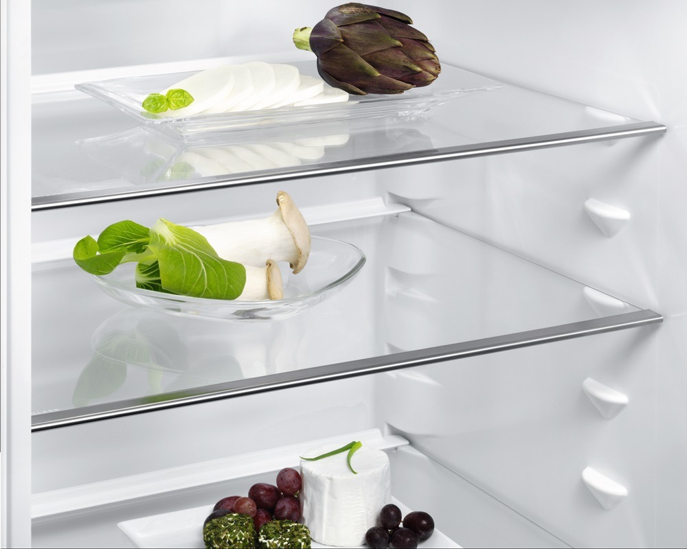 Chladnička Electrolux LRB1AF24W bílá