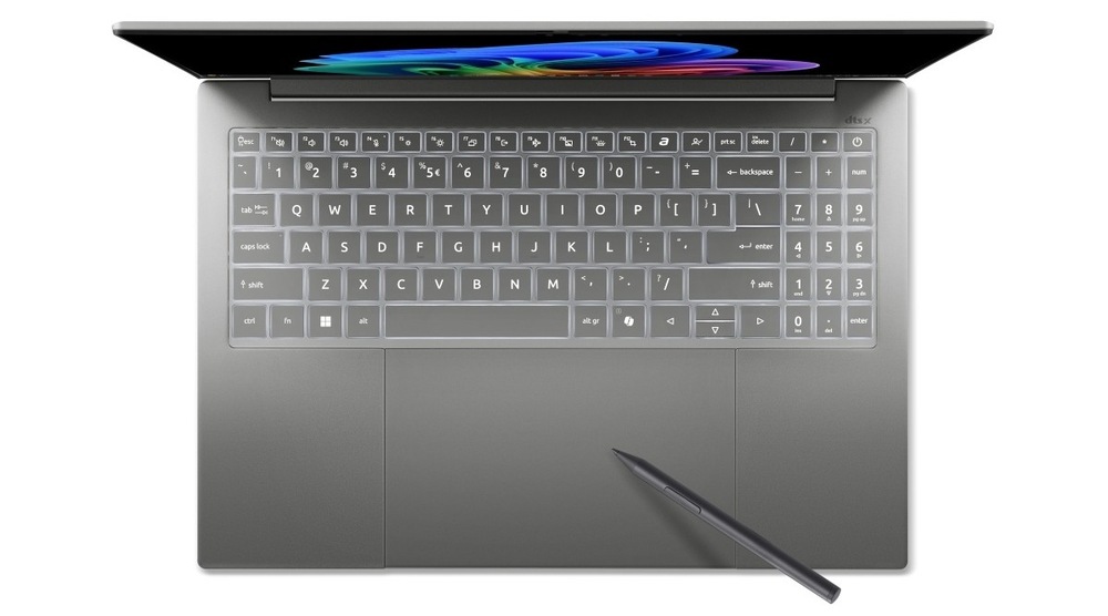 Pohled shora na klávesnici noteobooku Acer Swift 16 AI (SF16-71T-92X4) se stylusem