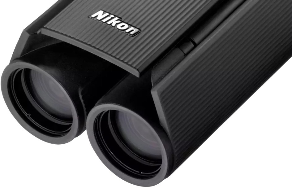 Dalekohled Nikon Sportstar EX II 8×25 černý Detail předních čoček dalekohledu Nikon Sportstar EX II 8×25