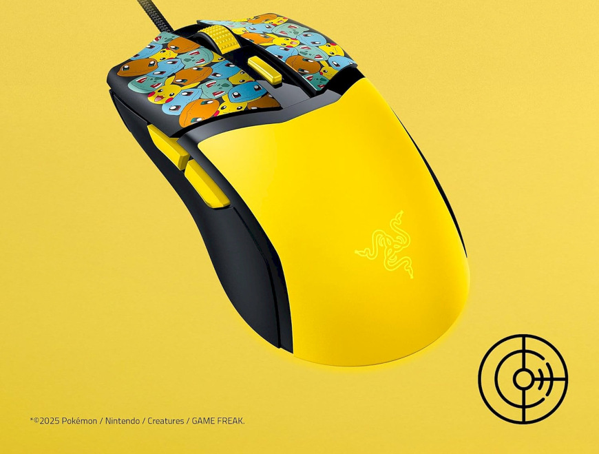 Detail horní části myši Razer Cobra Pokémon s potiskem Kanto startérů a kolečkem v žluté barvě“