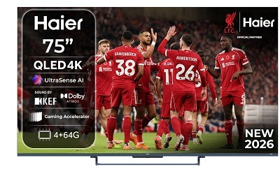 Televize Haier H75S90GUX s fotbalisty na displeji