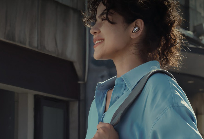 Sluchátka Huawei FreeBuds NEO černá Huawei FreeBuds NEO má kvalitní mikrofony pro hovory bez šumu