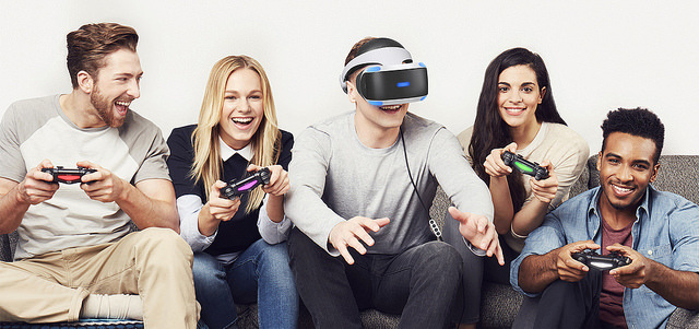 Brýle pro virtuální realitu Sony PlayStation VR + kamera + VR Worlds (PSN voucher) Brýle pro virtuální realitu Sony PlayStation VR + kamera + VR Worlds (PSN voucher)