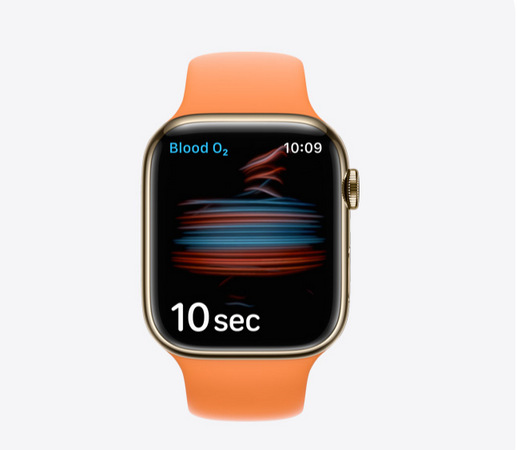 Chytré hodinky Apple Watch Series 7 GPS + Cellular, 45mm pouzdro z modrého hliníku - hlubokomořsky modrý sportovní řemínek