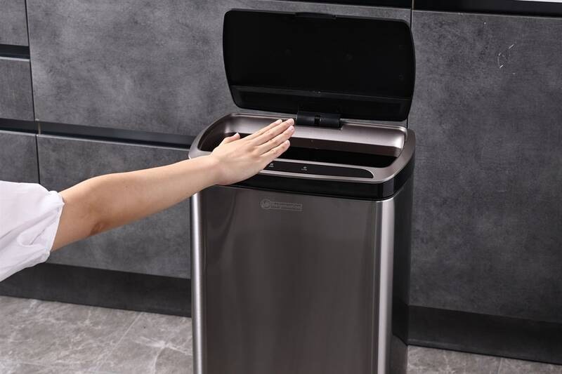 Bezdotykový odpadkový koš Helpmation CUBE WIDE AK5110, 30 l nerez