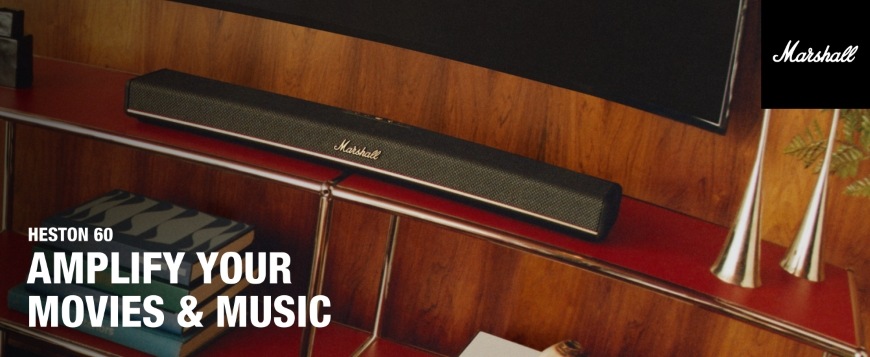 Soundbar Marshall Heston 60 na skříňce pod TV skvěle ladí se zbytkem sestavy