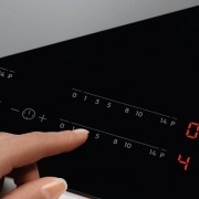 Indukční varná deska Electrolux Inspiration EIV63440BW bílá