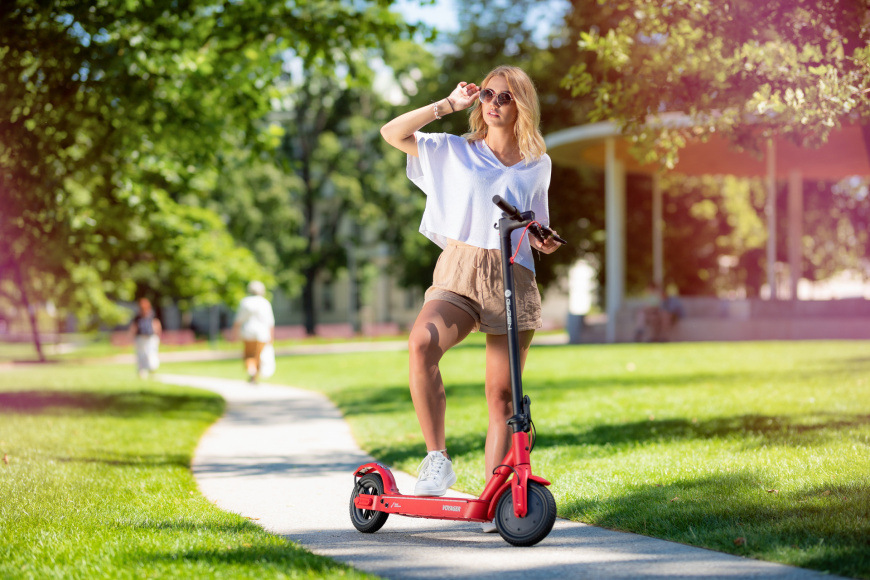 Elektrická koloběžka GoGEN VOYAGER S501B, černá