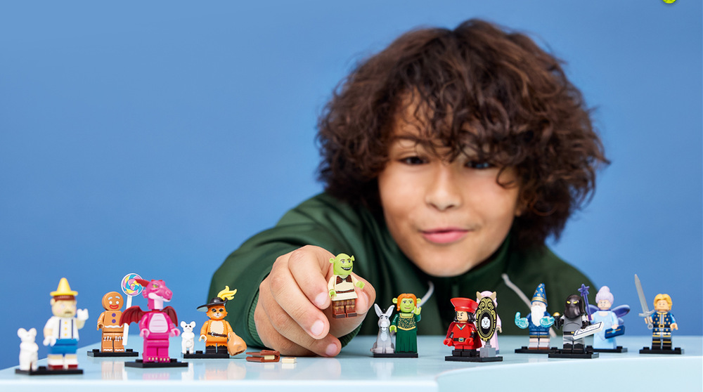Stavebnice LEGO® Minifigurky 71053 Série Shrek Každá krabička ukrývá náhodnou figurku ze Shreka, takže obsah zůstává překvapením až do rozbalení.
